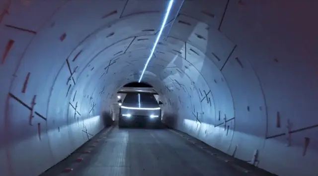 Новите " тесли " към този момент се придвижват независимо в заводите на компанията (ВИДЕО)