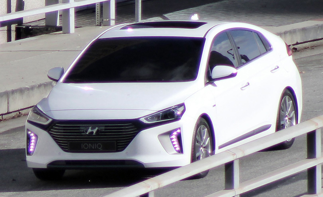 Hyundai извади конкурент на Prius