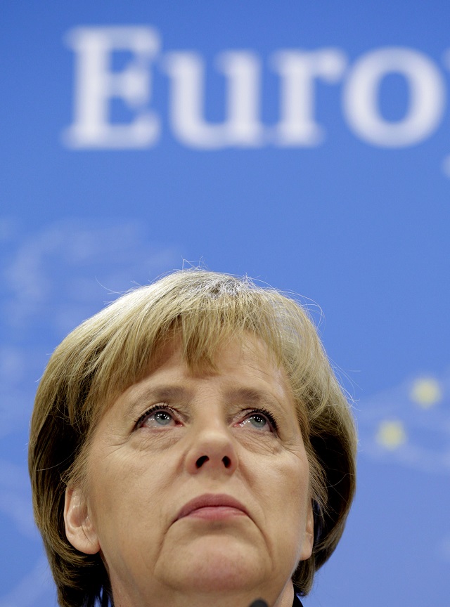 Меркел е на ръба, искат оставката й