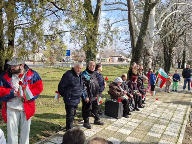 Село Бяла Река отпразнува 3 март с поезия (ВИДЕО)