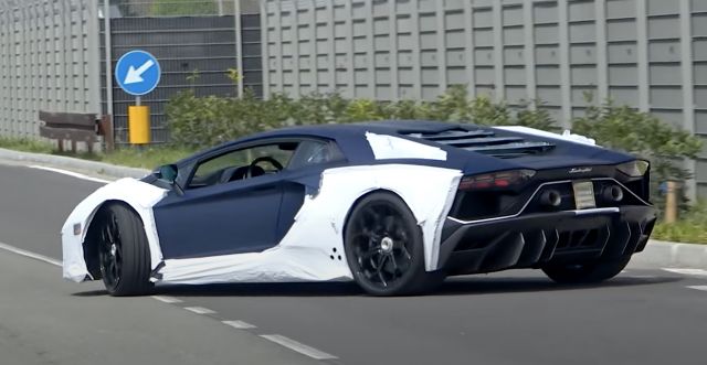 Lamborghini тества финалната версия на Aventador (ВИДЕО)