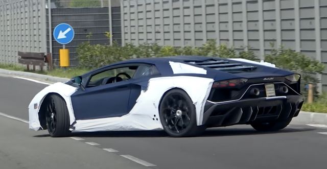  Lamborghini тества финалната версия на Aventador (ВИДЕО) 