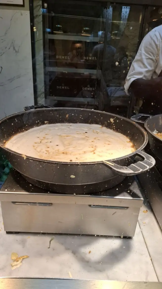 Сладко парче история: Виенската приказка на Demel и Kaiserschmarrn