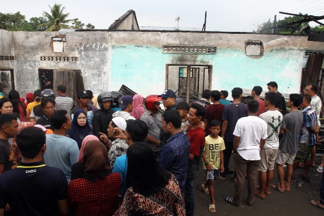 Десетки загинаха при пожар в Индонезия