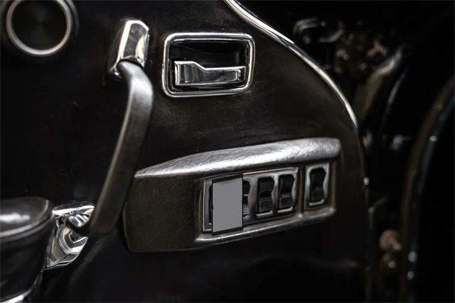  Продава се превъзходно купе Mercedes-Benz W111 