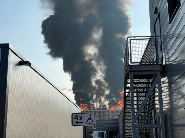  Пламна градеж в София СНИМКИ 