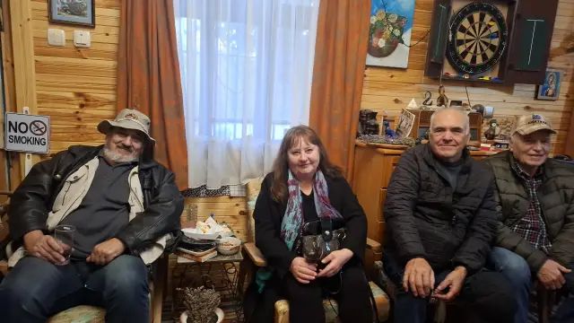 Стихотворение на Ваня Петкова изписаха на стената в читалището на с. Бяла Река