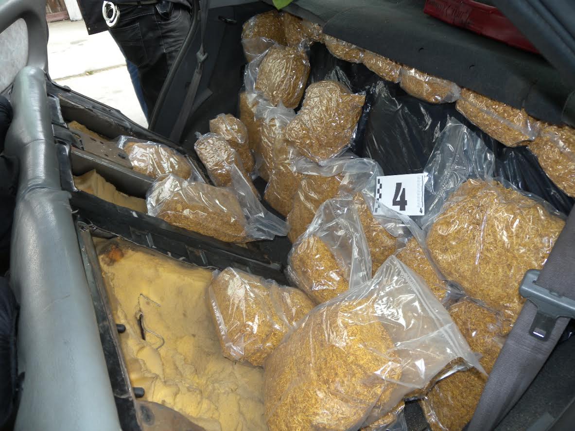 Задържаха близо 100 кг тютюн