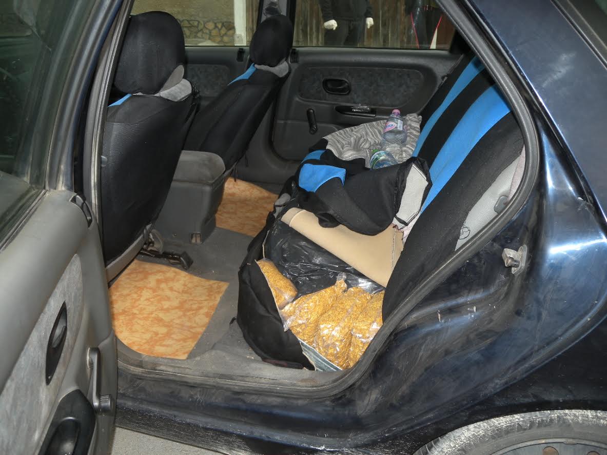 Задържаха близо 100 кг тютюн