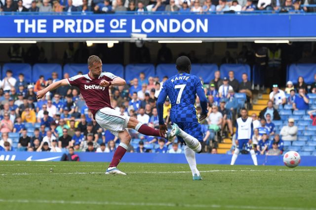  Челси завоюва лондонското дерби с Уест Хам в последната минута 