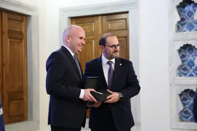 Илхан Кючюк получи награда от Техническия университет в Истанбул СНИМКИ