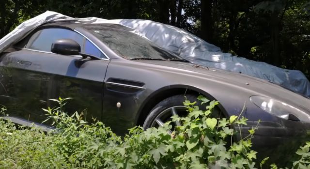 Откриха гробище от изоставени Bentley-та и Aston Martin-и (ВИДЕО)