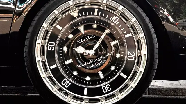 Лукс или кич: Собственик на Rolls-Royce си поръча джанти в стил Rolex