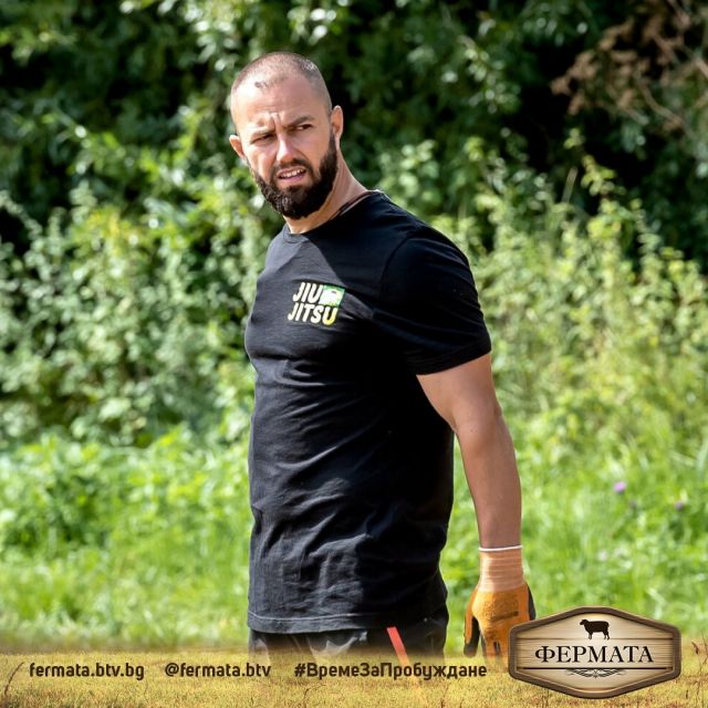  Красивата Лора от 