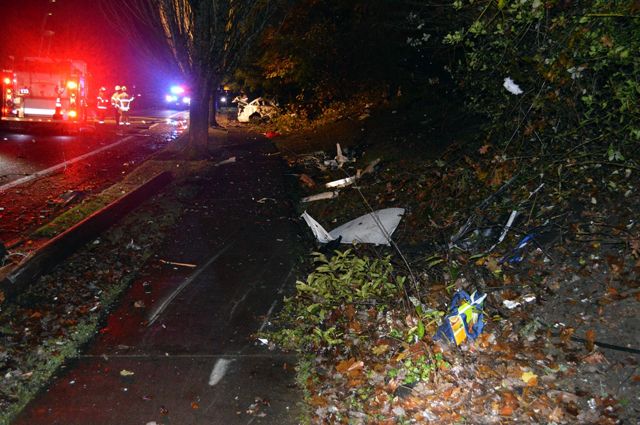 Батерия от аварирала Tesla подпали къща | ФАКТИ.БГ Батерия от аварирала Tesla подпали къща