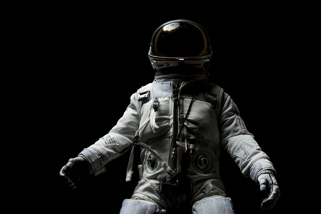 "Роскосмос" набира космонавти за полет до Луната