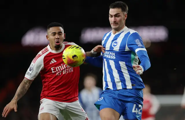 Арсенал бързо се върна отново на върха