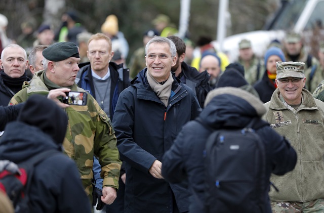 НАТО: Алиансът и Русия да се държат подобаващо