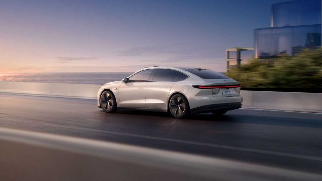 `Властите `Властите