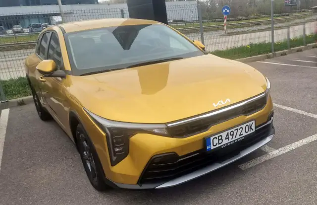 Наследникът на Kia Ceed вече е в България. Ясна е и цената му
