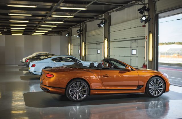 Богатите хора към този момент избират използвани коли вместо нови | ФАКТИ.БГ Богатите хора към този момент избират използвани коли вместо нови