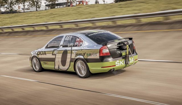  Спомняте ли си за най-бързата Skoda, която подвигна 366км/ч? 