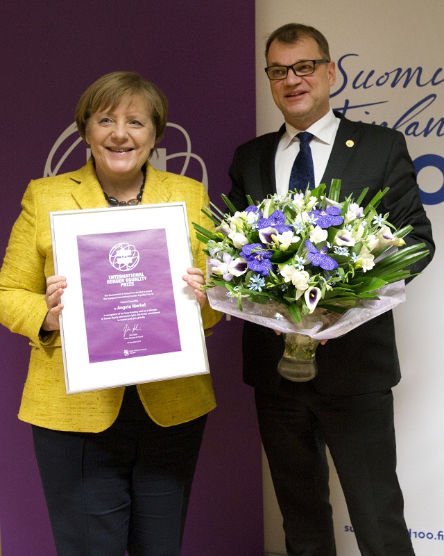 Финландия награди Ангела Меркел