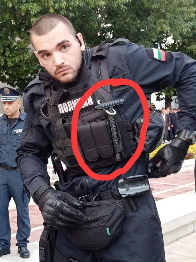  Полицай охранява Караянчева в Благоевград с металeн чук 