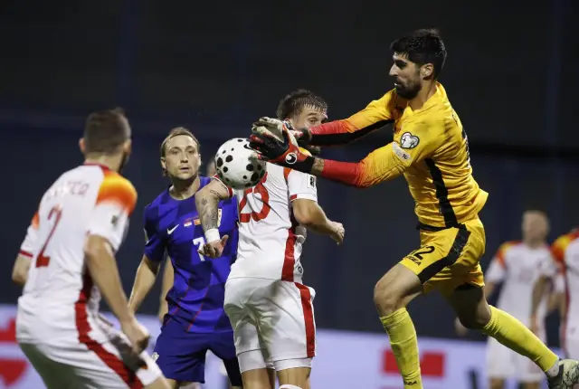 Хърватия разпиля Черна Гора и оглави квалификационната група 