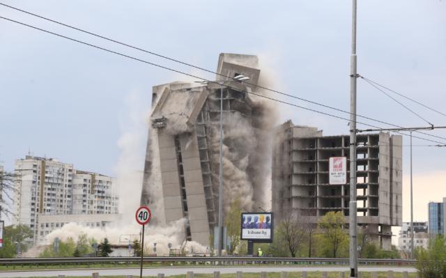 17-етажната сграда на ИПК "Родина" е в историята (СНИМКИ+ВИДЕО)