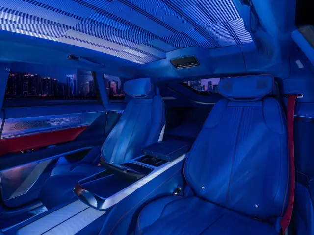 Cadillac предизвиква Rolls-Royce | интерФакти.БГ Cadillac предизвиква Rolls-Royce