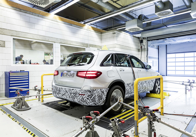 Mercedes-Benz изразходвал 200 тона водород за тестове