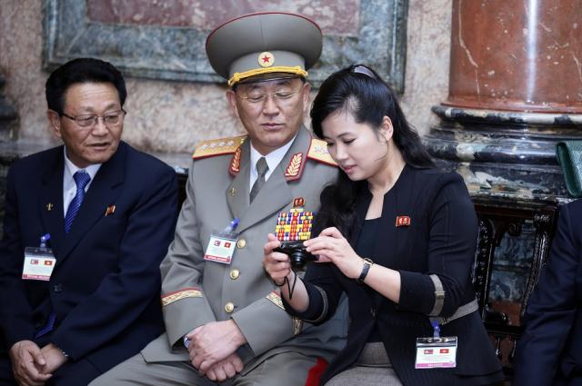 Това са най-влиятелните жени до лидера на Северна Корея (СНИМКИ)