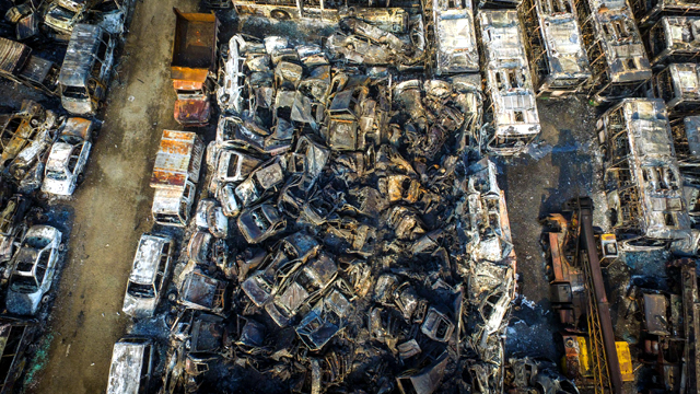 В Китай изгоряха 6000 коли