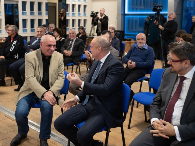 Симеон Идакиев получи Почетен знак от президента Радев