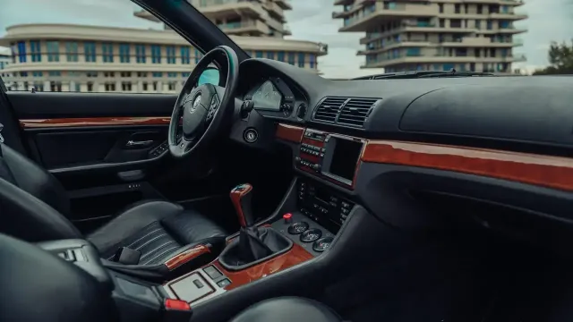 Продава се единственото в света BMW M5 с W10 двигател от Volkswagen | ФАКТИ.БГ Продава се единственото в света BMW M5 с W10 двигател от Volkswagen