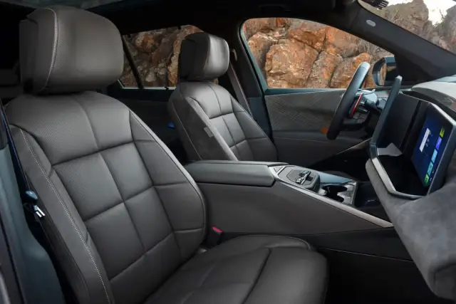 Запознаваме ви с новото BMW X5, към този момент на бензин, дизел, ток и водород 