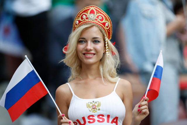 Най-горещата фенка на Русия се оказа порнозвезда