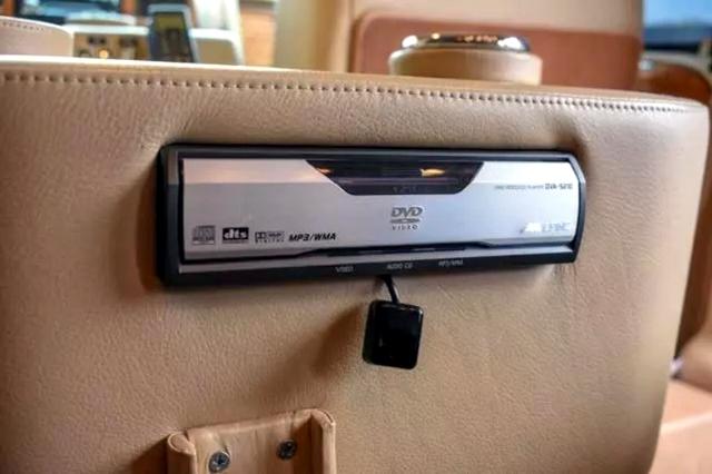  Продадоха лимузината на йорданския крал за жълти стотинки 