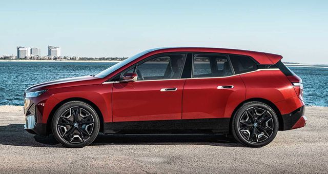 BMW разсекрети iX: 500 коня и над 600 км с едно зареждане