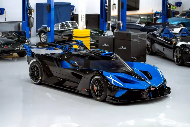 Продава се първото създадено Bugatti Bolide