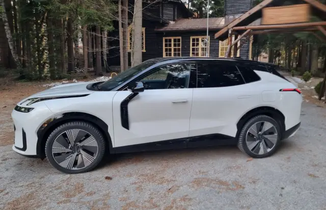 Тествахме технологиите под капака на първия плъг-ин хибрид с пробег до 200 км само на ток