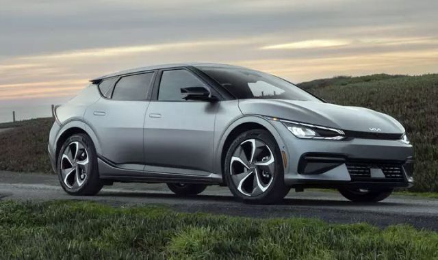 Пет електрически и две коли с ДВГ достигнаха до финала на „Кола на годината“ 2023