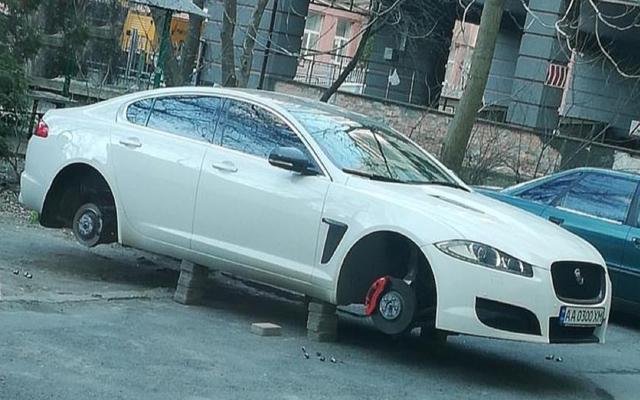  Заради карантината скъпи коли останаха без колела 