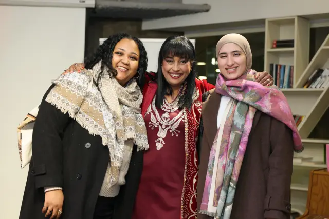 Премиерата на „Цвете от куршуми“ препълни „Перото“ в НДК (ВИДЕО)