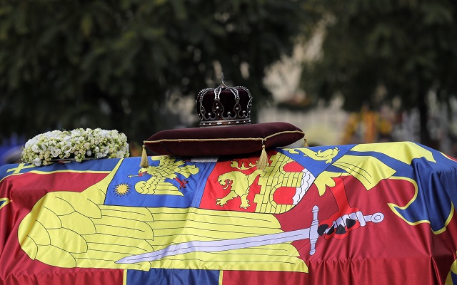 Траур в Букурещ. Румъния се прощава с крал Михай (СНИМКИ)