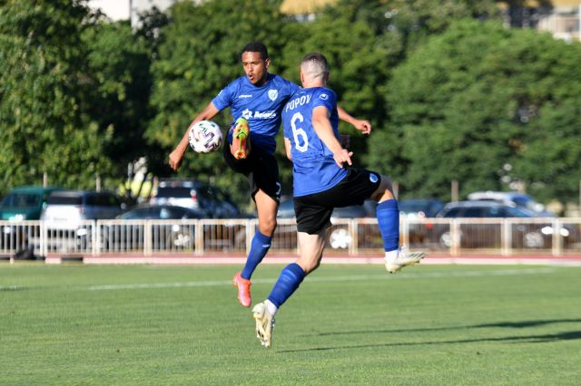  Черно море приключи контролите с класика против Нефтохимик 