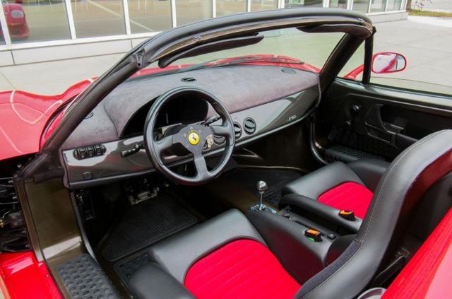 Първото Ferrari F50 отива на търг