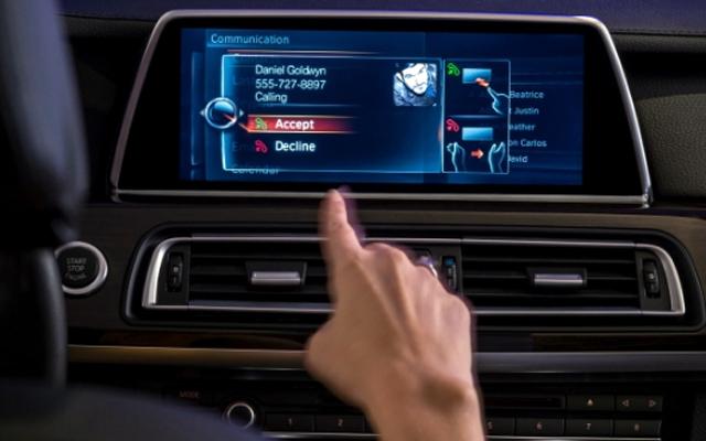 Имат ли бъдеще гласовите команди и жестовото управление в колата?