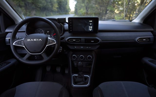 Какво представлява и колко струва най-високото ниво на оборудване на автомобилите Dacia